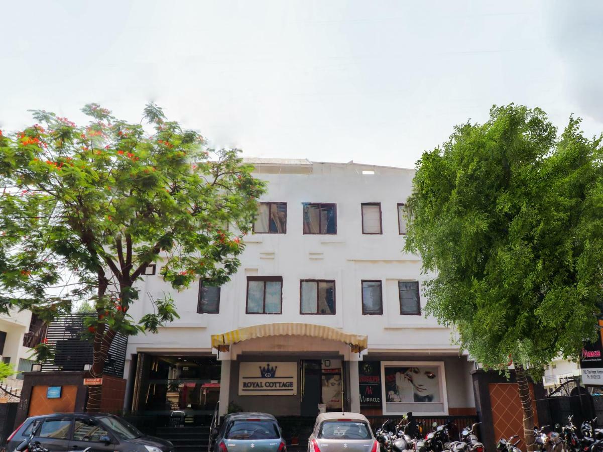 Capital O 46218 Royal Cottage Suite Kanpur Exteriör bild