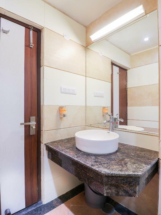 Capital O 46218 Royal Cottage Suite Kanpur Exteriör bild