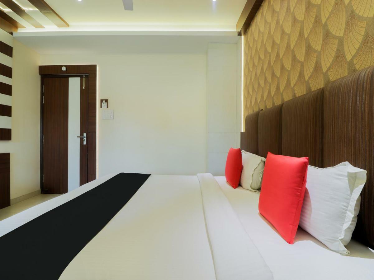 Capital O 46218 Royal Cottage Suite Kanpur Exteriör bild