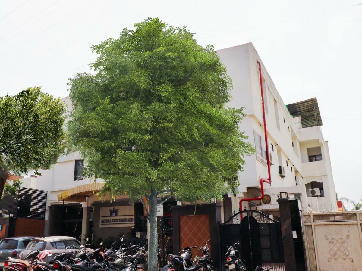 Capital O 46218 Royal Cottage Suite Kanpur Exteriör bild